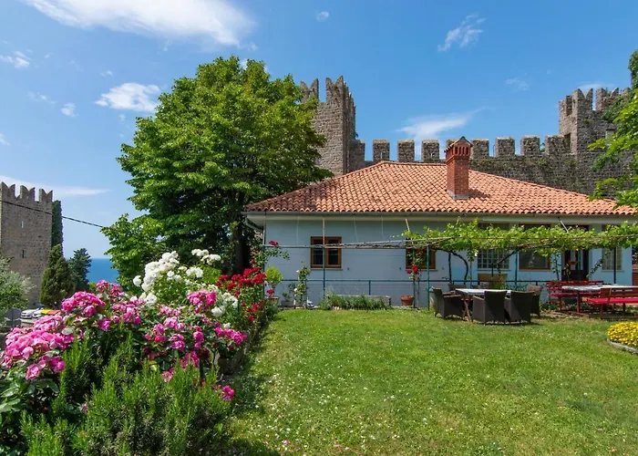 Walls Of Piran Apartments And Rooms